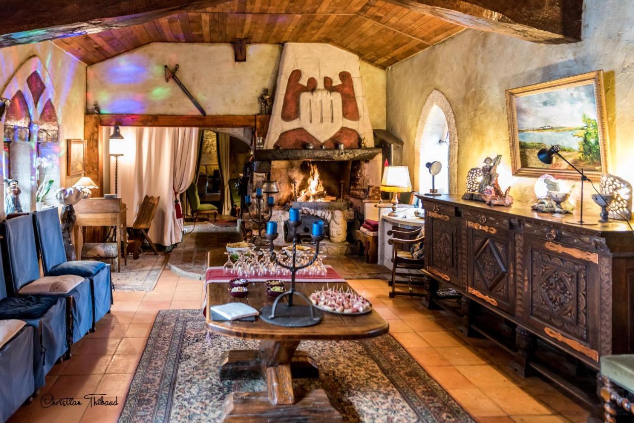 Bed and Breakfast La Chaumiere Magique Des Elfes Et Ses Enigmes Servas  Exterior foto